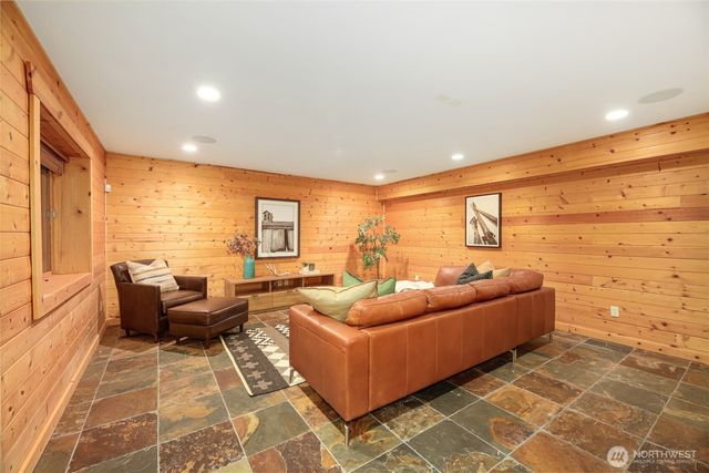 10 Summit Way, Snoqualmie Pass, WA 98068