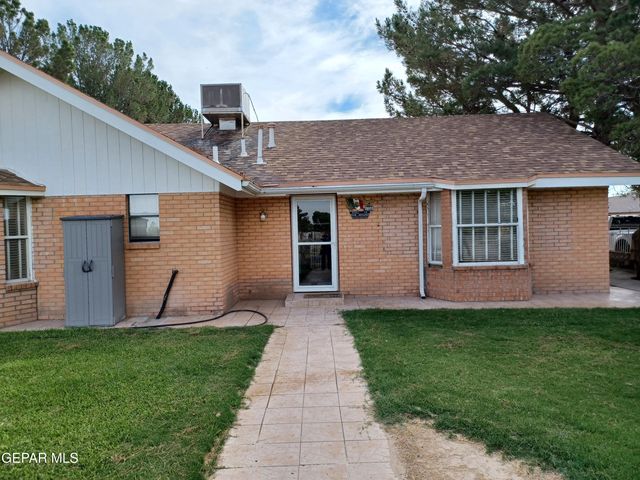 10999 Staci Drive, Socorro, TX 79927