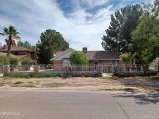 10999 Staci Drive, Socorro, TX 79927