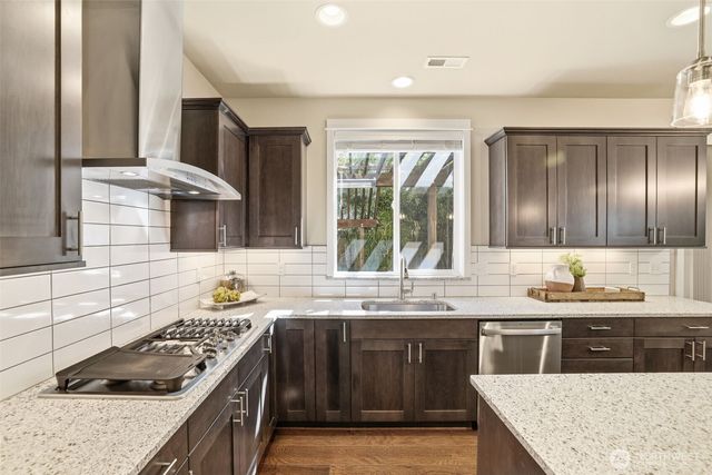 22375 SE 282nd Lane, Maple Valley, WA 98038