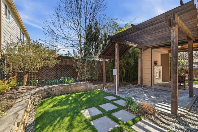 22375 SE 282nd Lane, Maple Valley, WA 98038