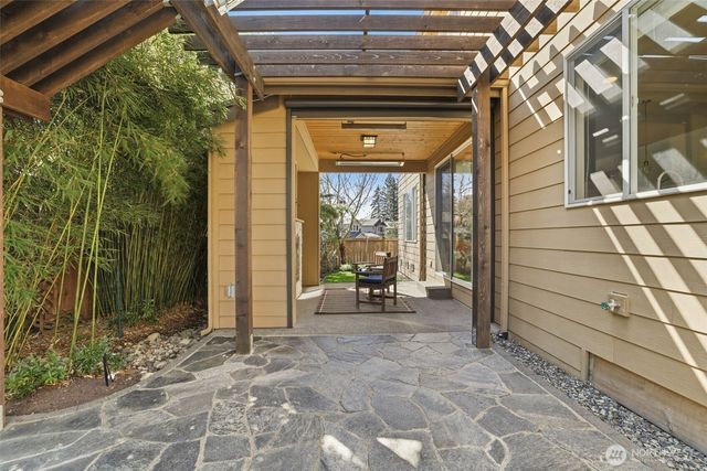 22375 SE 282nd Lane, Maple Valley, WA 98038