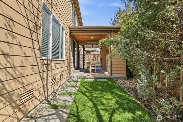 22375 SE 282nd Lane, Maple Valley, WA 98038