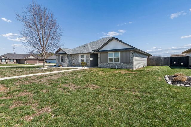 502 Chipmunk Avenue, Rogersville, MO 65742