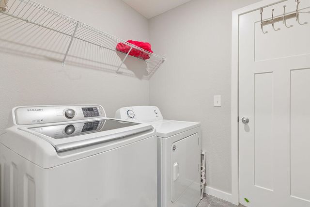 502 Chipmunk Avenue, Rogersville, MO 65742