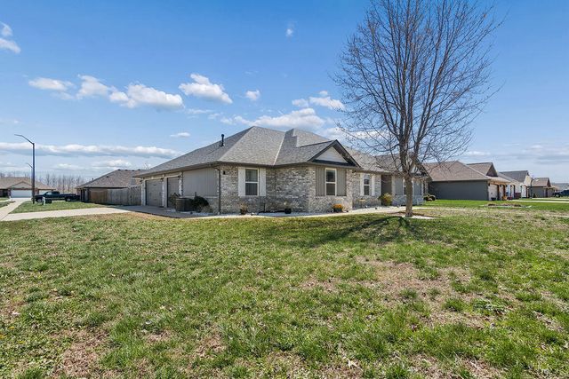 502 Chipmunk Avenue, Rogersville, MO 65742