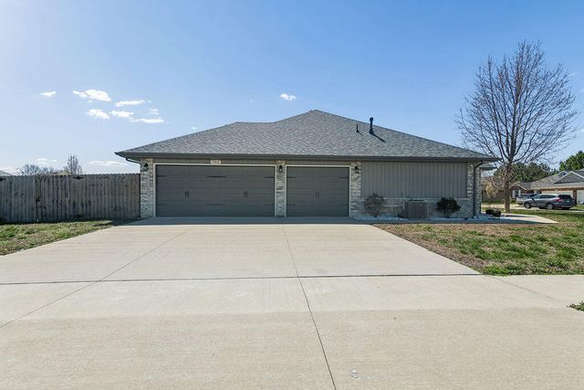 502 Chipmunk Avenue, Rogersville, MO 65742