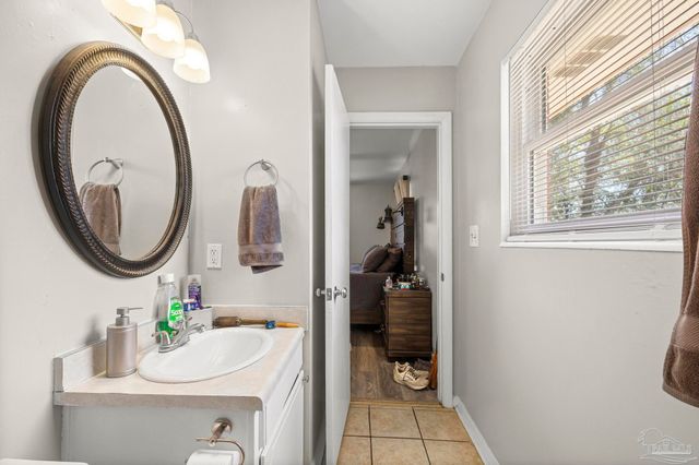 100 Teakwood Cir, Pensacola, FL 32506