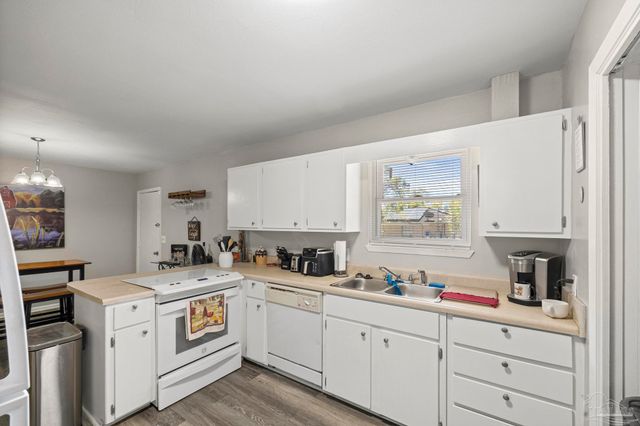 100 Teakwood Cir, Pensacola, FL 32506