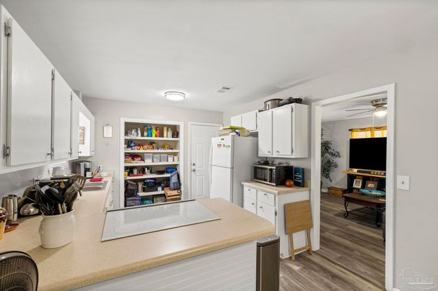 100 Teakwood Cir, Pensacola, FL 32506