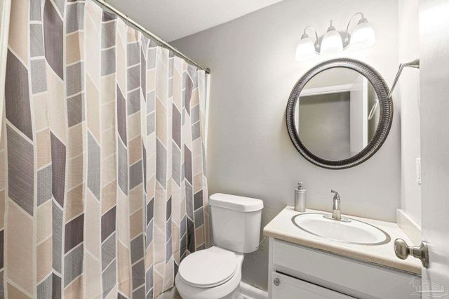 100 Teakwood Cir, Pensacola, FL 32506