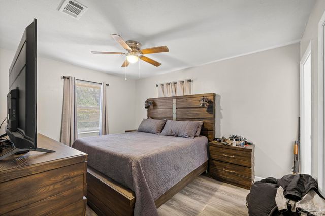 100 Teakwood Cir, Pensacola, FL 32506