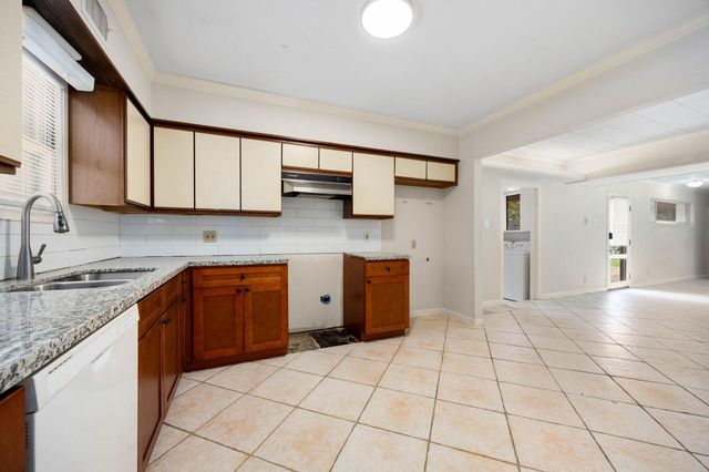 5116 Evergreen Street, Bellaire, TX 77401