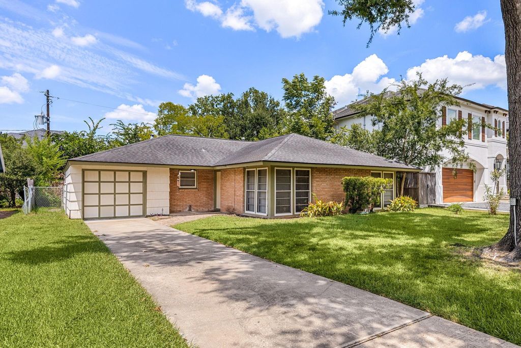 5116 Evergreen Street, Bellaire, TX 77401