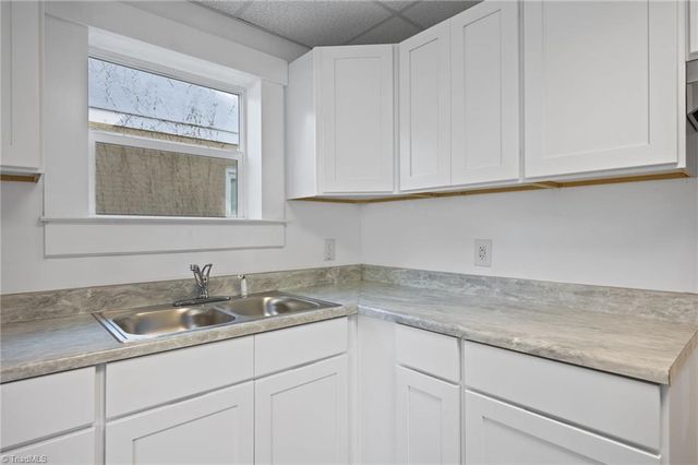 801 E Lexington Avenue, High Point, NC 27262