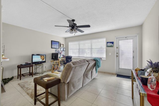 16 Sussex A 16, West Palm Beach, FL 33417