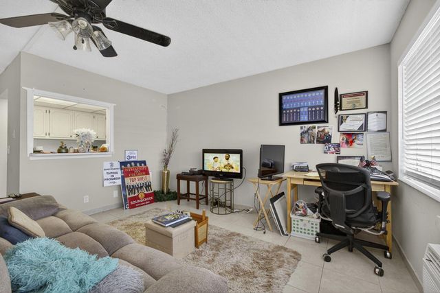 16 Sussex A 16, West Palm Beach, FL 33417