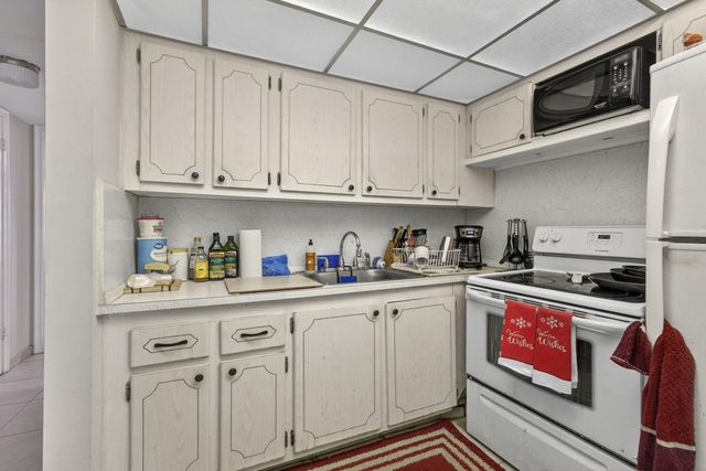 16 Sussex A 16, West Palm Beach, FL 33417