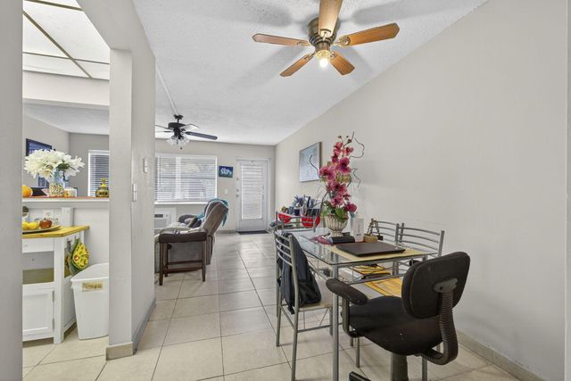 16 Sussex A 16, West Palm Beach, FL 33417