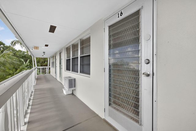 16 Sussex A 16, West Palm Beach, FL 33417