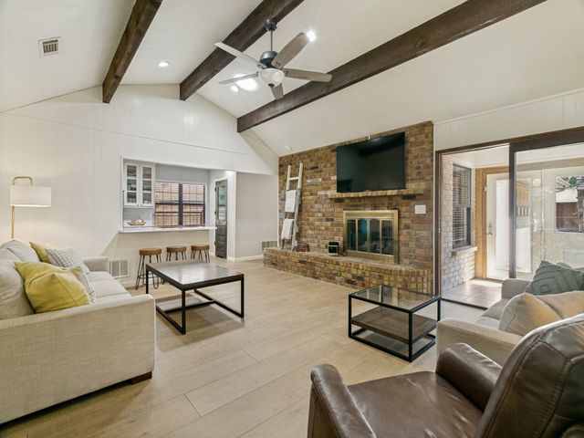 421 Frankie Lane, Lewisville, TX 75057