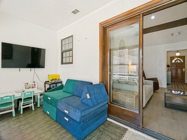 421 Frankie Lane, Lewisville, TX 75057