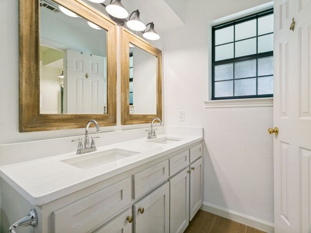 421 Frankie Lane, Lewisville, TX 75057