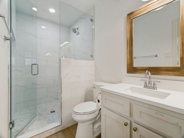 421 Frankie Lane, Lewisville, TX 75057