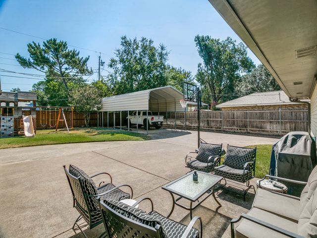 421 Frankie Lane, Lewisville, TX 75057