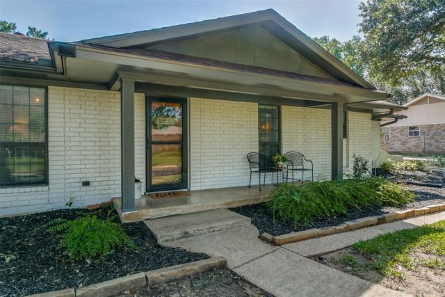 421 Frankie Lane, Lewisville, TX 75057