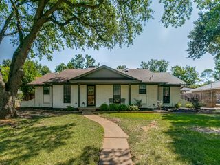 421 Frankie Lane, Lewisville, TX 75057