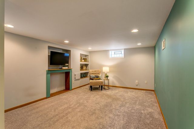 2128 Case Avenue E, Saint Paul, MN 55119