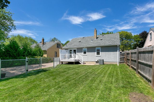 2128 Case Avenue E, Saint Paul, MN 55119