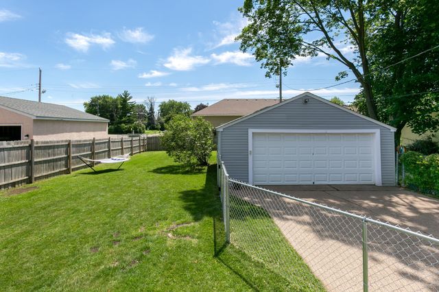 2128 Case Avenue E, Saint Paul, MN 55119
