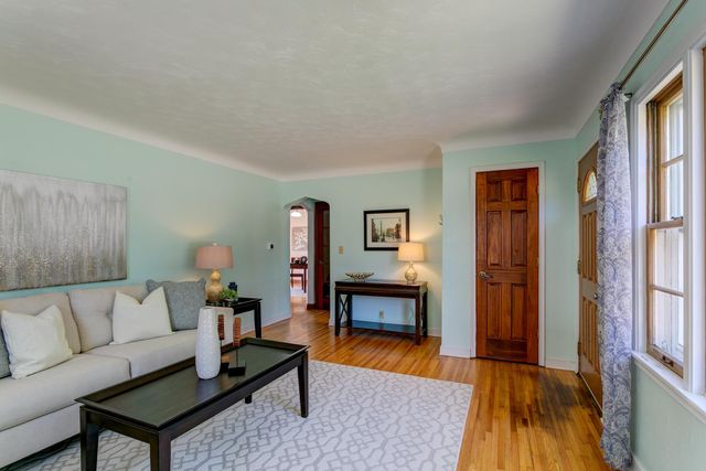 2128 Case Avenue E, Saint Paul, MN 55119