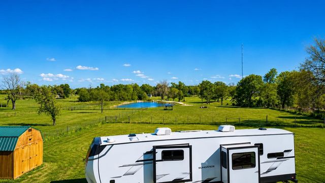 12294 State Highway 21 E, Midway, TX 75852