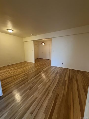 125 Bronx River Road 7A, Yonkers, NY 10704