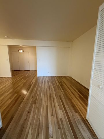 125 Bronx River Road 7A, Yonkers, NY 10704