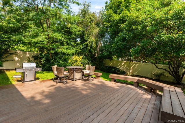 1 Cedar Drive, Huntington, NY 11743
