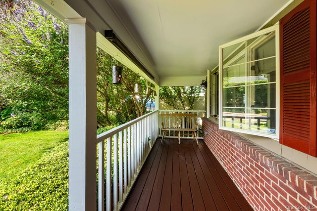 1 Cedar Drive, Huntington, NY 11743