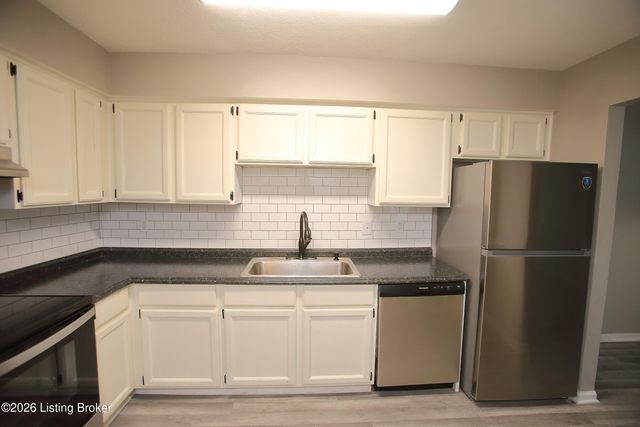 7066 Wildwood Cir 137, Louisville, KY 40291