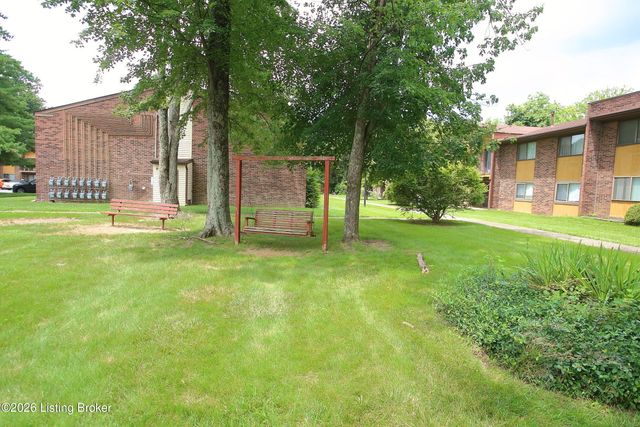 7066 Wildwood Cir 137, Louisville, KY 40291