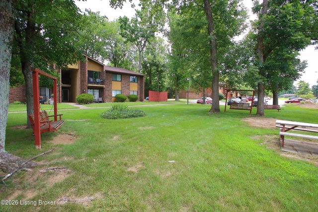 7066 Wildwood Cir 137, Louisville, KY 40291