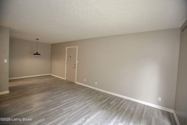 7066 Wildwood Cir 137, Louisville, KY 40291