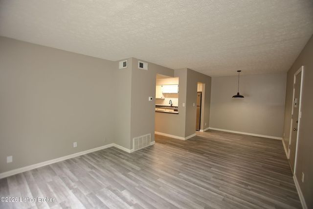 7066 Wildwood Cir 137, Louisville, KY 40291