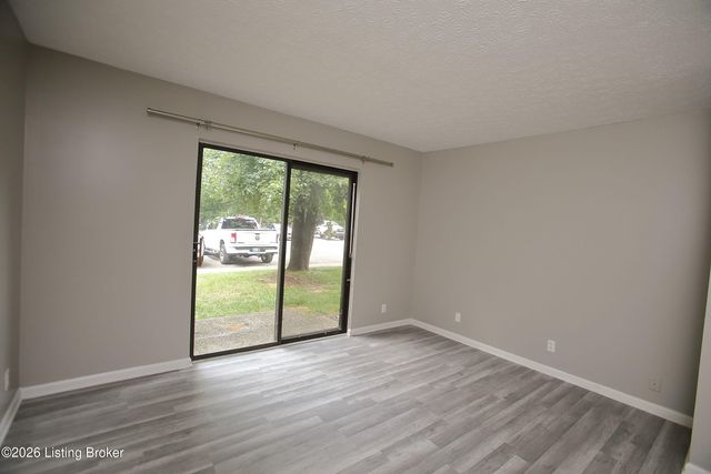 7066 Wildwood Cir 137, Louisville, KY 40291