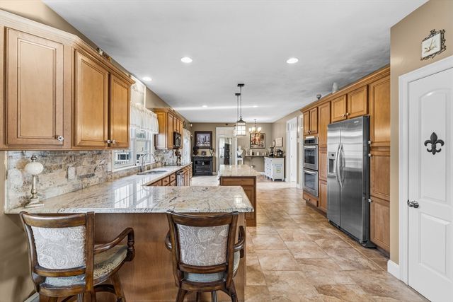 6 Meadowlark Drive, Rehoboth, MA 02769