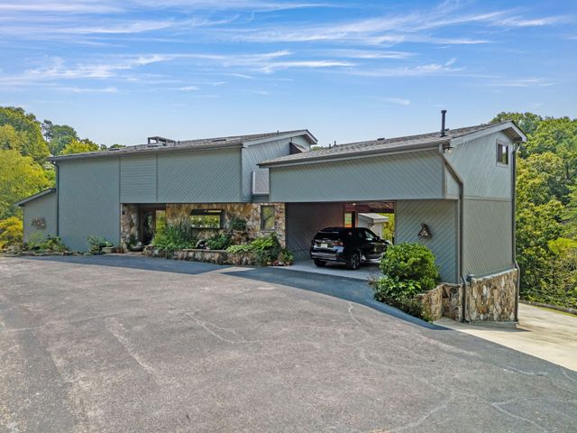 3411 Kings Cove Lane, Chattanooga, TN 37416