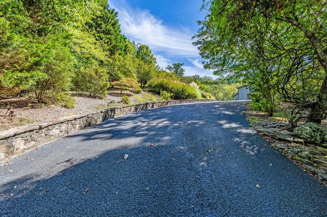 3411 Kings Cove Lane, Chattanooga, TN 37416