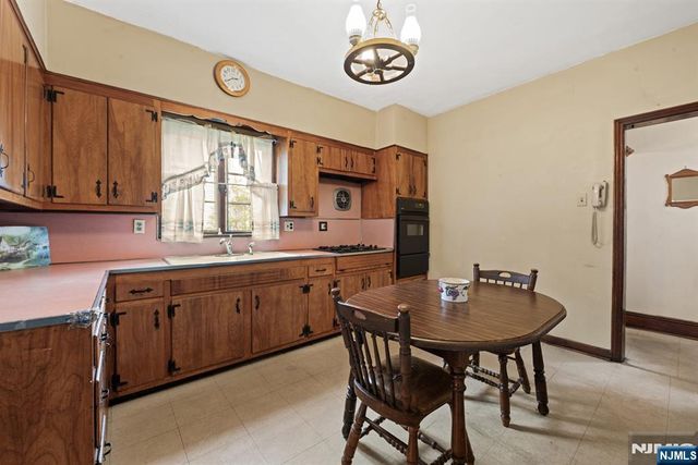 10 Beech Street, Rutherford, NJ 07070